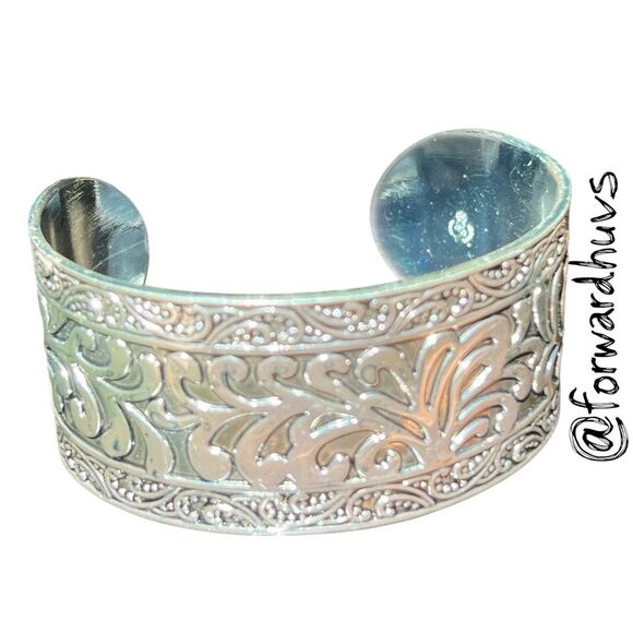 Premier Designs Jewelry - Premier Designs Silver Tone Cuff Bracelet – Embossed Floral & Vine Motif
